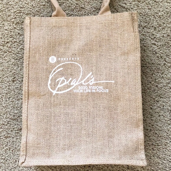 Oprah’s 2020 Vision Tour Tote - Picture 3 of 3